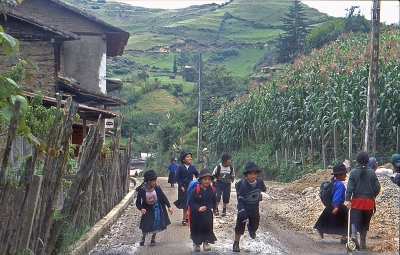 Skolebørn i Andes